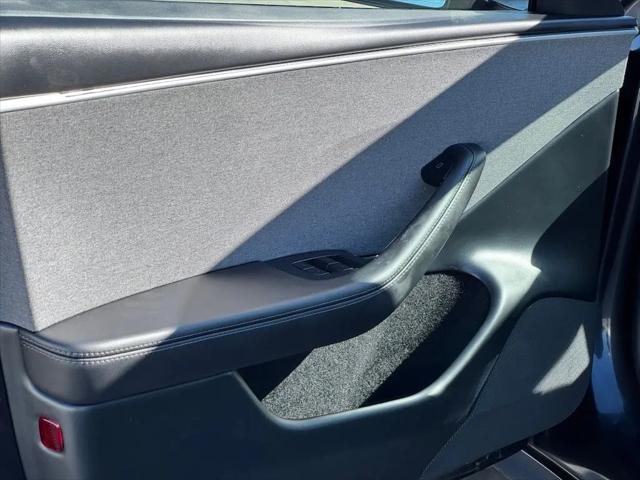 2025 Tesla Model 3 Standard Rear-Wheel Drive