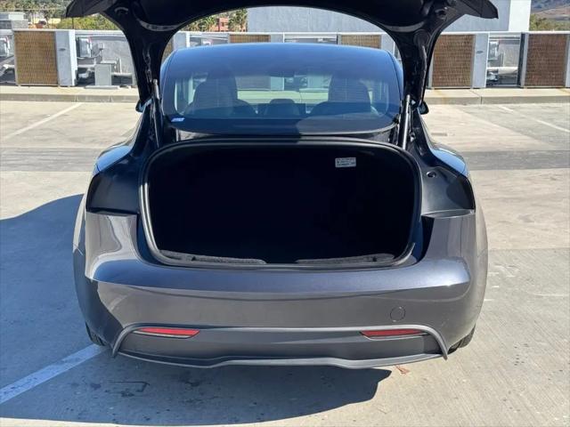 2025 Tesla Model 3 Standard Rear-Wheel Drive