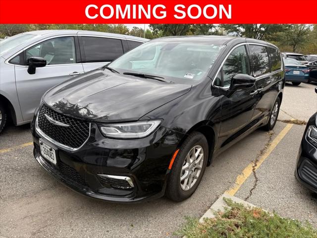 2024 Chrysler Pacifica Touring L for sale in Valencia, CA