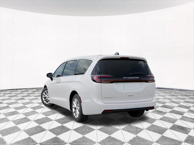 2027 Chrysler Pacifica Select AWD