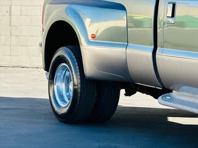 2004 Ford F-350 LARIAT