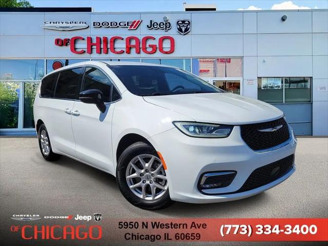 2025 Chrysler Pacifica Select for sale in Chicago, IL