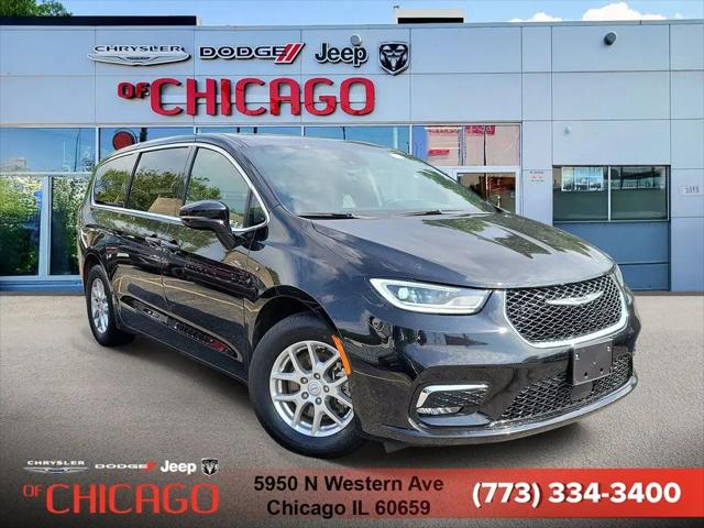 2025 Chrysler Pacifica Select for sale in Chicago, IL