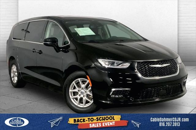 2024 Chrysler Pacifica Touring L for sale in Kansas City, MO