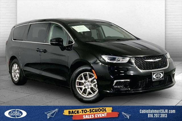 2024 Chrysler Pacifica Touring L for sale in Kansas City, MO
