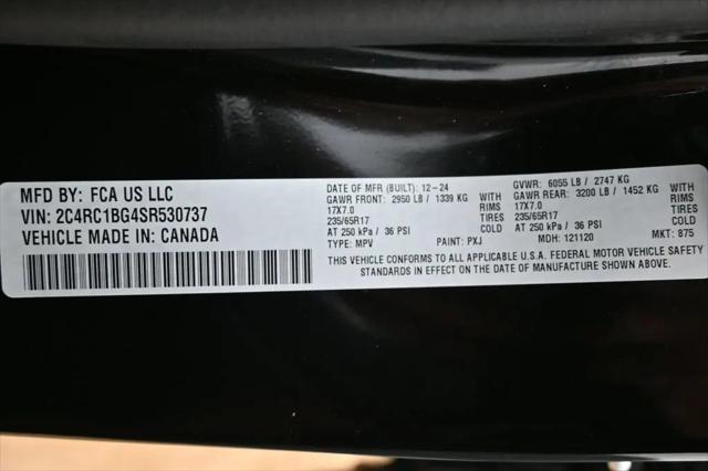 2025 Chrysler Pacifica Select