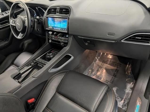 2019 Jaguar F-PACE 30t Prestige