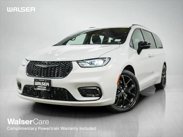 2025 Chrysler Pacifica Limited for sale in Coon Rapids, MN