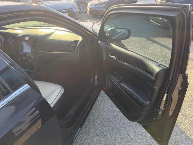 2014 Chrysler 300 Uptown Edition