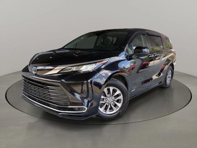 2021 Toyota Sienna XLE for sale in Irving, TX