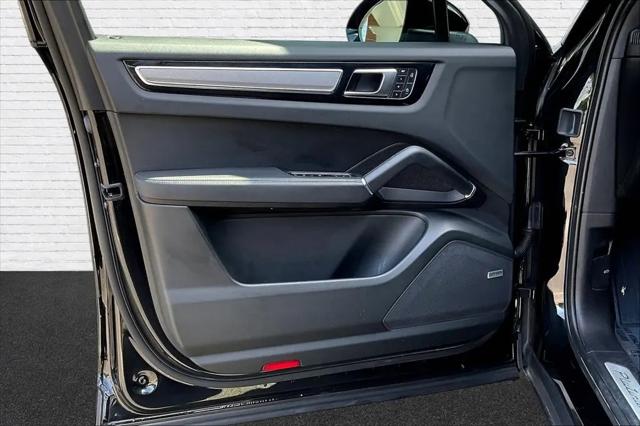 2023 Porsche Cayenne S Platinum Edition