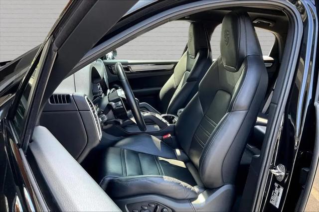 2023 Porsche Cayenne S Platinum Edition