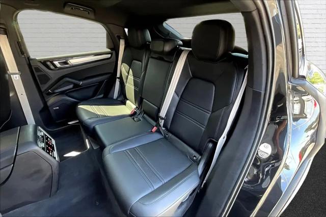2023 Porsche Cayenne S Platinum Edition