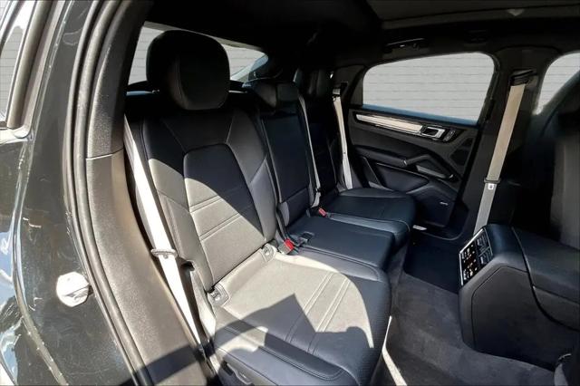 2023 Porsche Cayenne S Platinum Edition