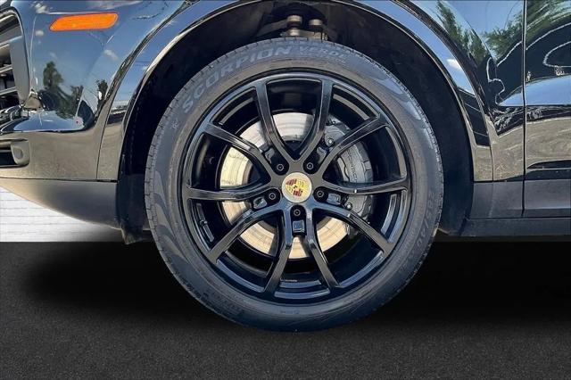 2023 Porsche Cayenne S Platinum Edition