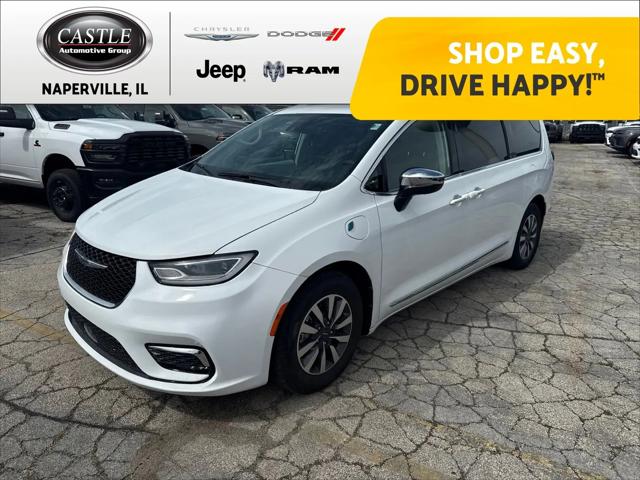 2023 Chrysler Pacifica Hybrid Limited for sale in Naperville, IL