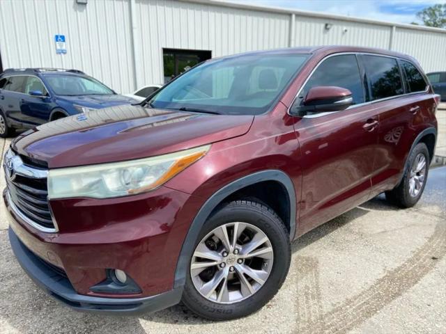 2015 Toyota Highlander LE Plus V6 for sale in Jacksonville, FL