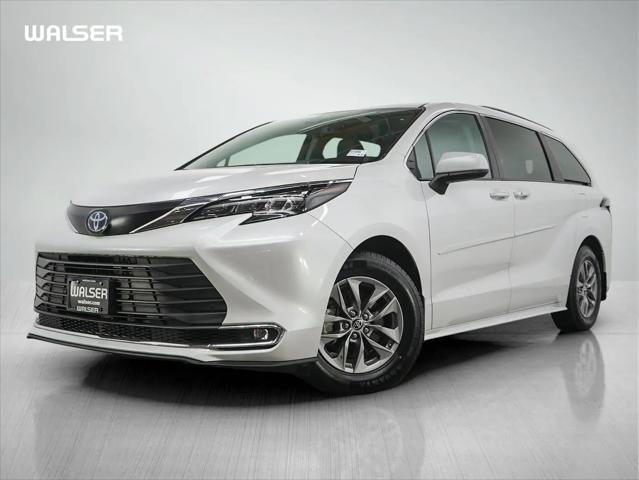 2024 Toyota Sienna XLE for sale in Bloomington, MN