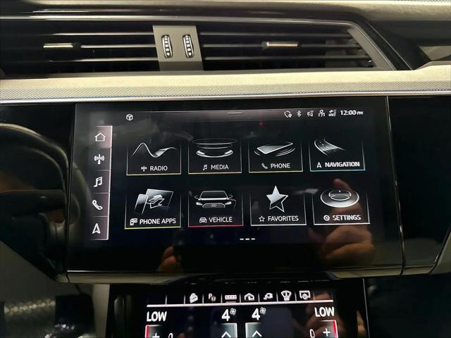 2024 Audi e-tron Prestige quattro