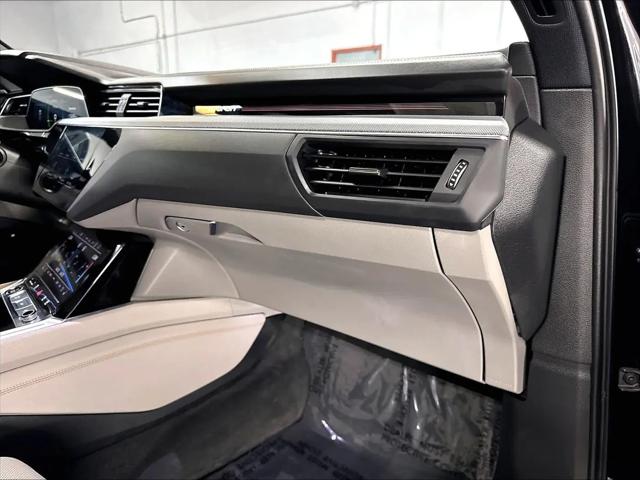 2024 Audi e-tron Prestige quattro