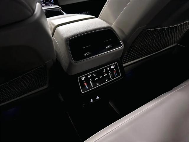 2024 Audi e-tron Prestige quattro