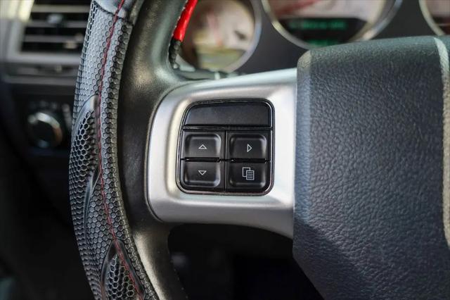 2013 Dodge Challenger SXT