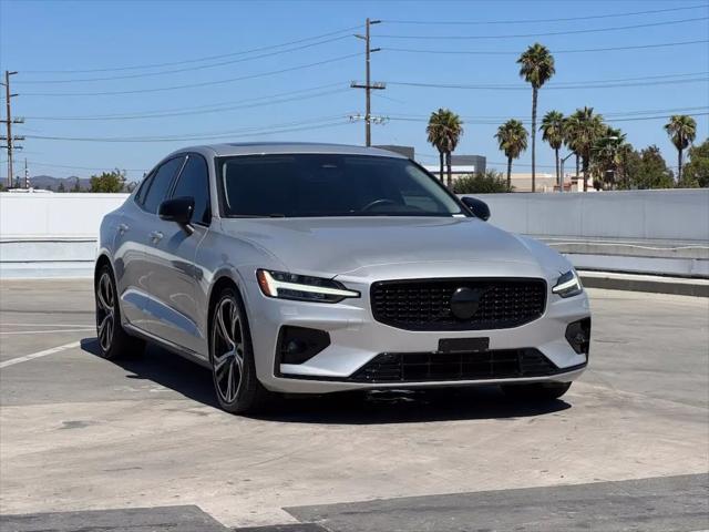 2024 Volvo S60 B5 Core Dark Theme