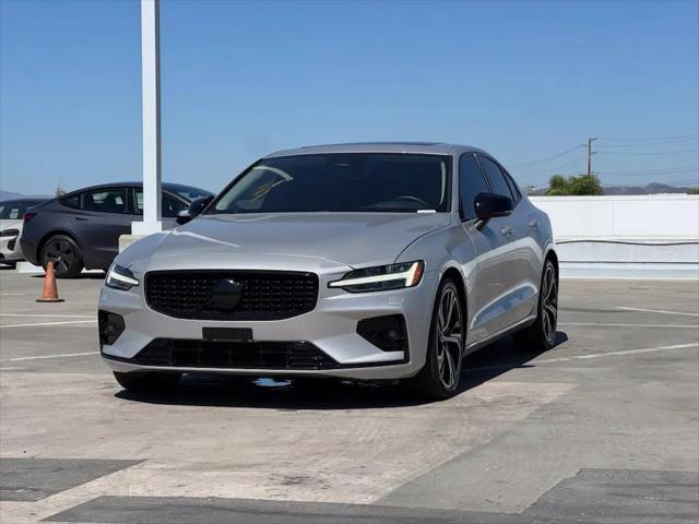2024 Volvo S60 B5 Core Dark Theme