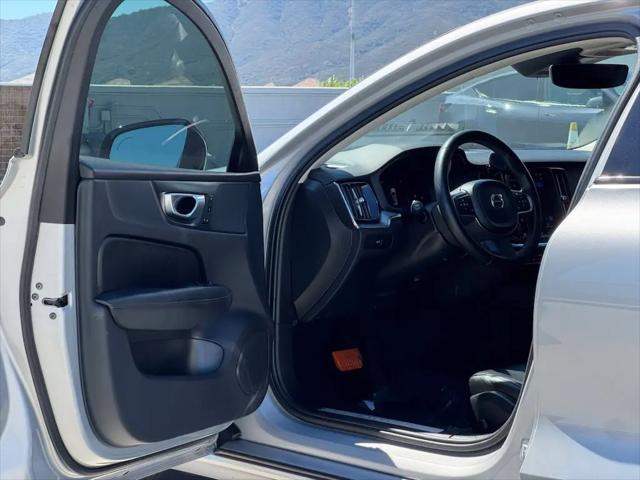 2024 Volvo S60 B5 Core Dark Theme
