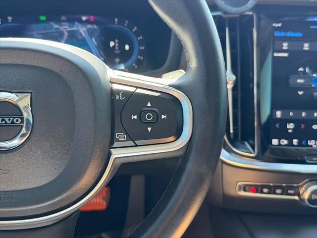 2024 Volvo S60 B5 Core Dark Theme