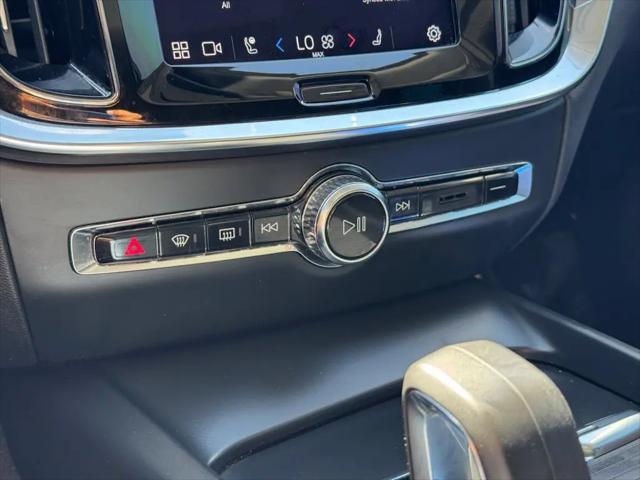 2024 Volvo S60 B5 Core Dark Theme