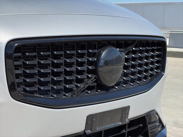 2024 Volvo S60 B5 Core Dark Theme