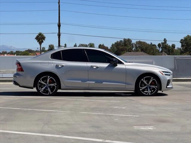 2024 Volvo S60 B5 Core Dark Theme