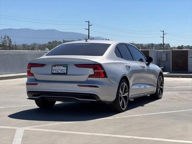 2024 Volvo S60 B5 Core Dark Theme