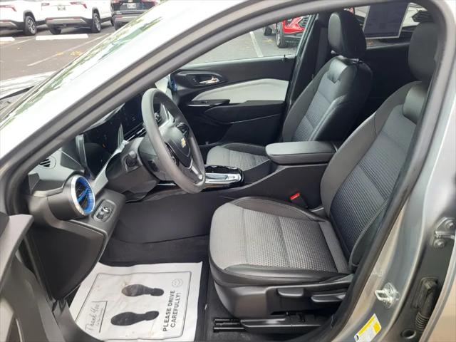 2025 Chevrolet Trax FWD LT