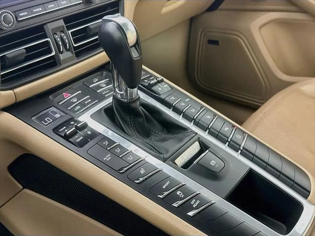 2021 Porsche Macan Macan
