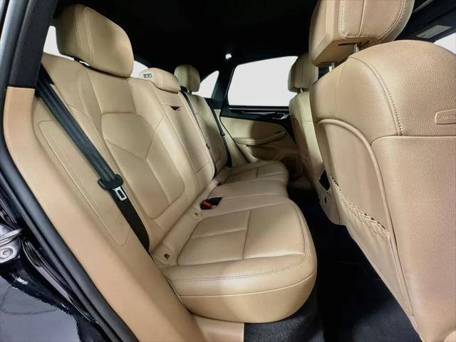 2021 Porsche Macan Macan