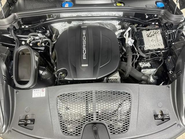 2021 Porsche Macan Macan