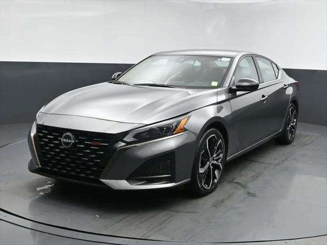 2023 Nissan Altima SR FWD for sale in Freeport, NY