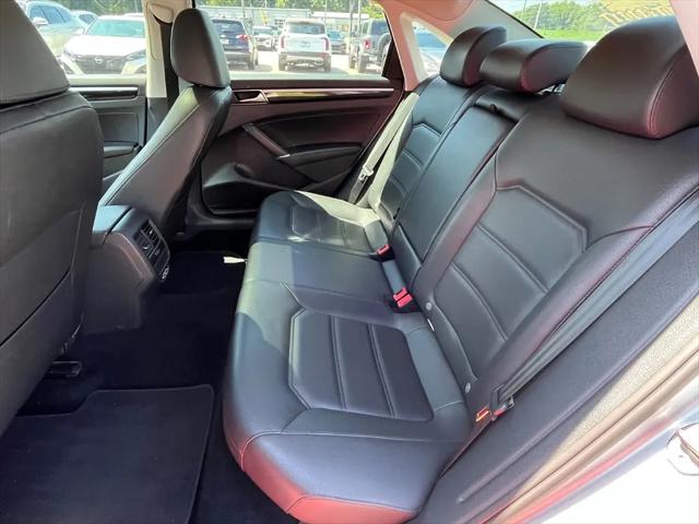 2019 Volkswagen Passat 2.0T SE R-Line