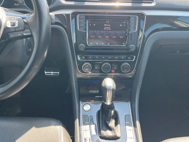2019 Volkswagen Passat 2.0T SE R-Line