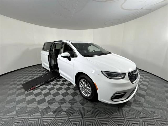 2023 Chrysler Pacifica Touring L for sale in Phoenix, AZ