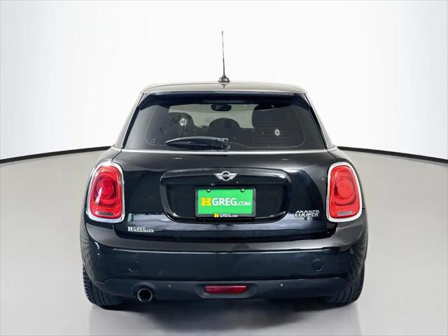 2017 MINI Hardtop Cooper