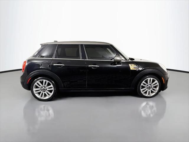 2017 MINI Hardtop Cooper