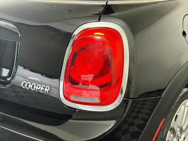 2017 MINI Hardtop Cooper