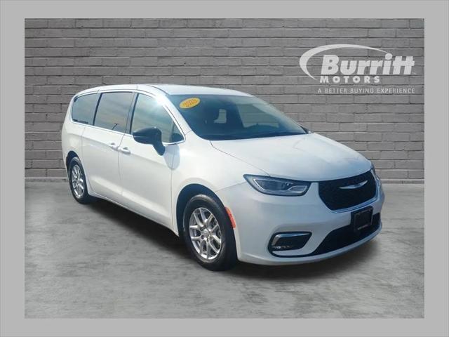2025 Chrysler Pacifica Select for sale in Oswego, NY