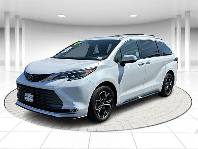 2025 Toyota Sienna Platinum for sale in Van Nuys, CA