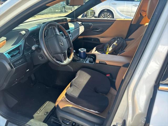 2023 Lexus ES 300h Luxury
