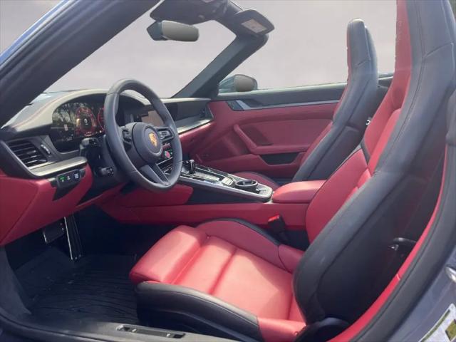 2025 Porsche 911 Carrera T Cabriolet