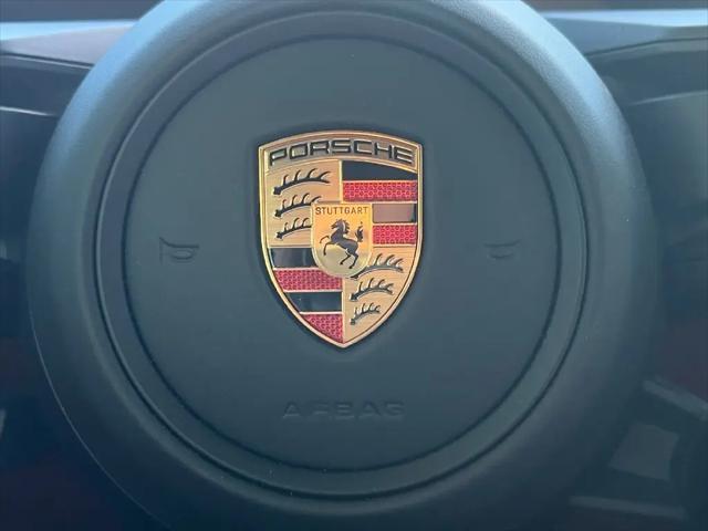 2025 Porsche 911 Carrera T Cabriolet